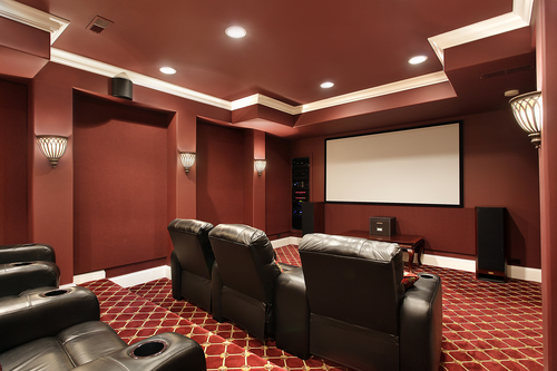 Home Theater Layouts That Eliminate Glare in Southern Homes